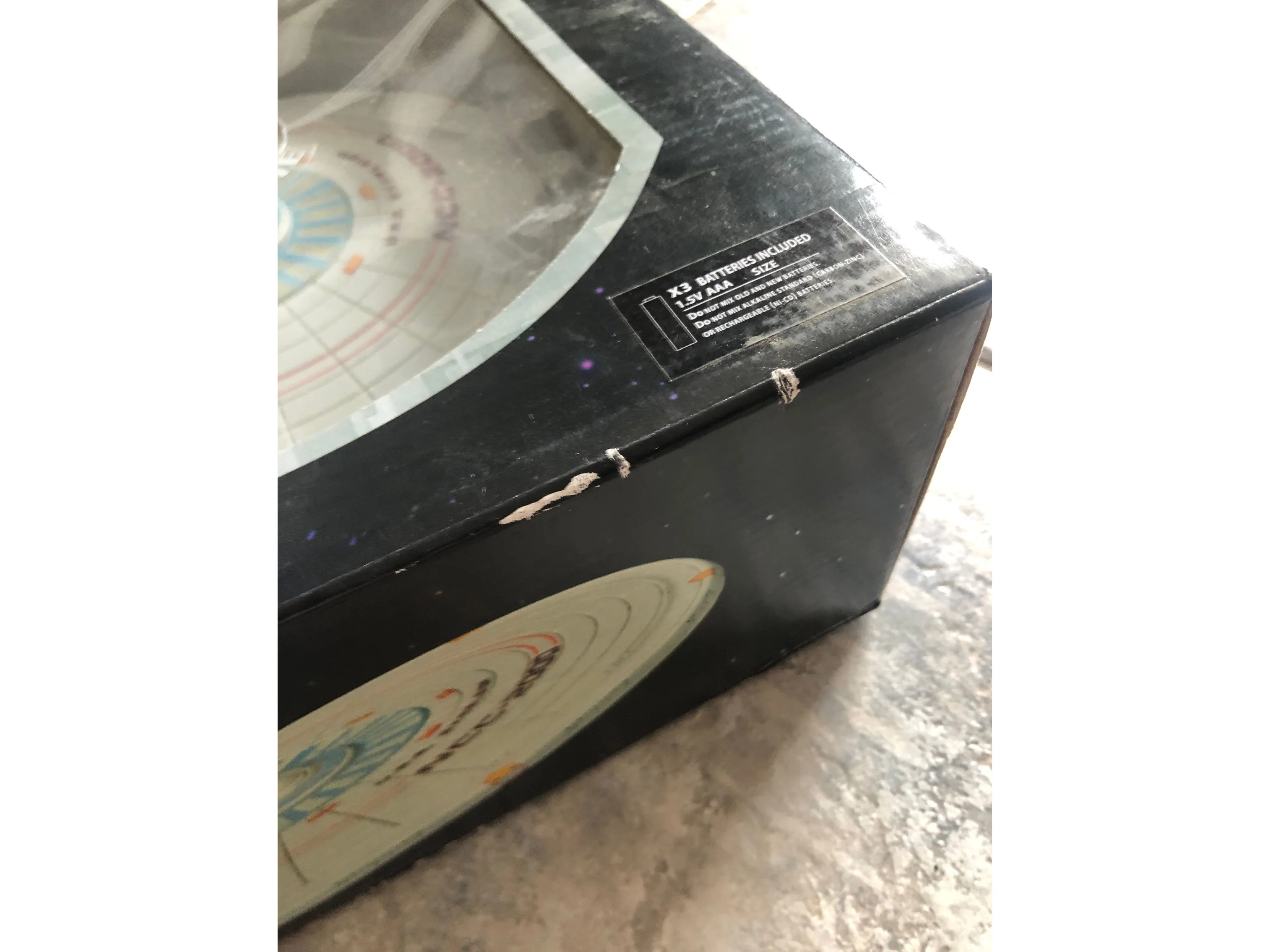 Diamond Select - Star Trek - Starship Legends - U.S.S Excelsior NCC-2000 - Electronic Starship Figure - Image 2