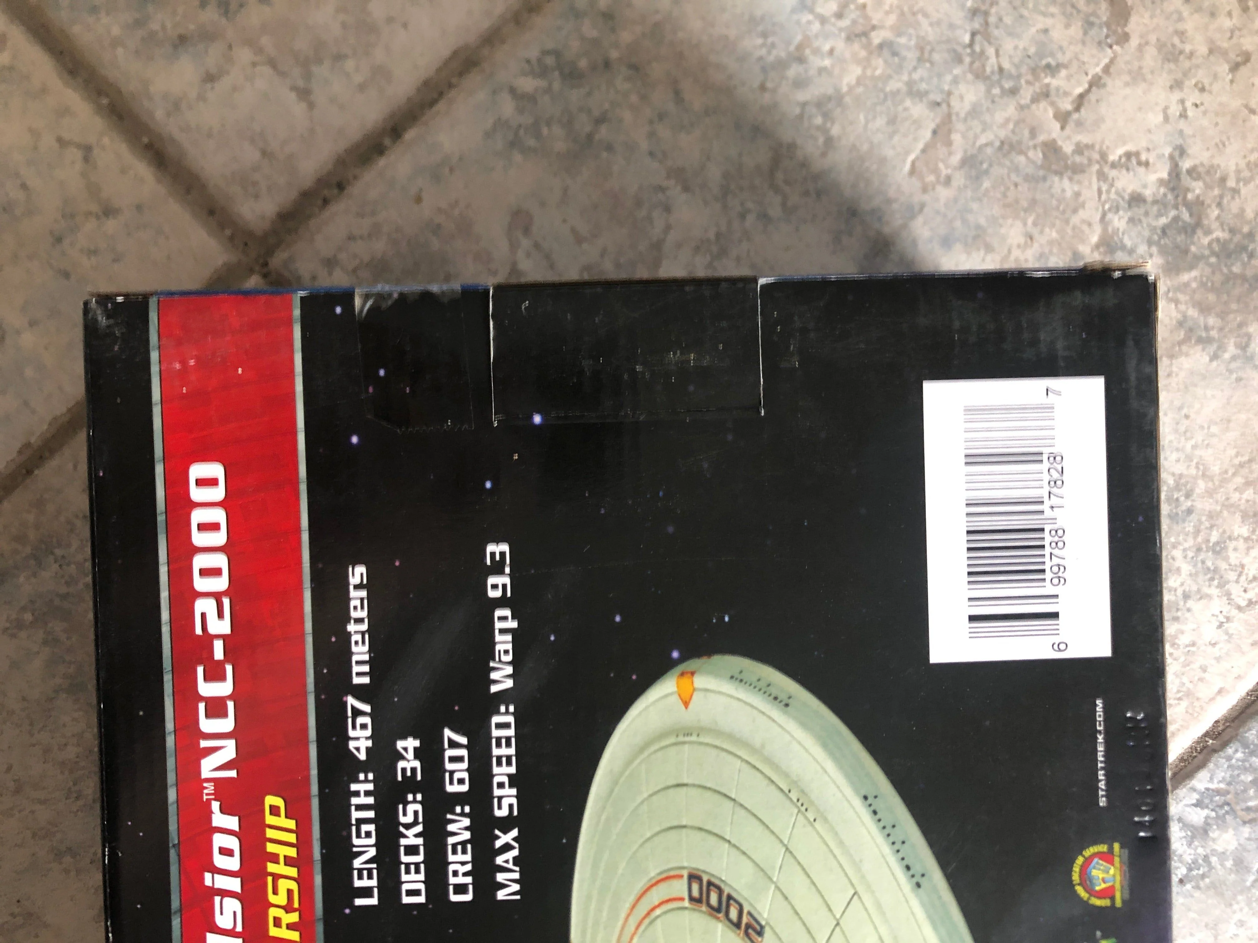Diamond Select - Star Trek - Starship Legends - U.S.S Excelsior NCC-2000 - Electronic Starship Figure - Image 3