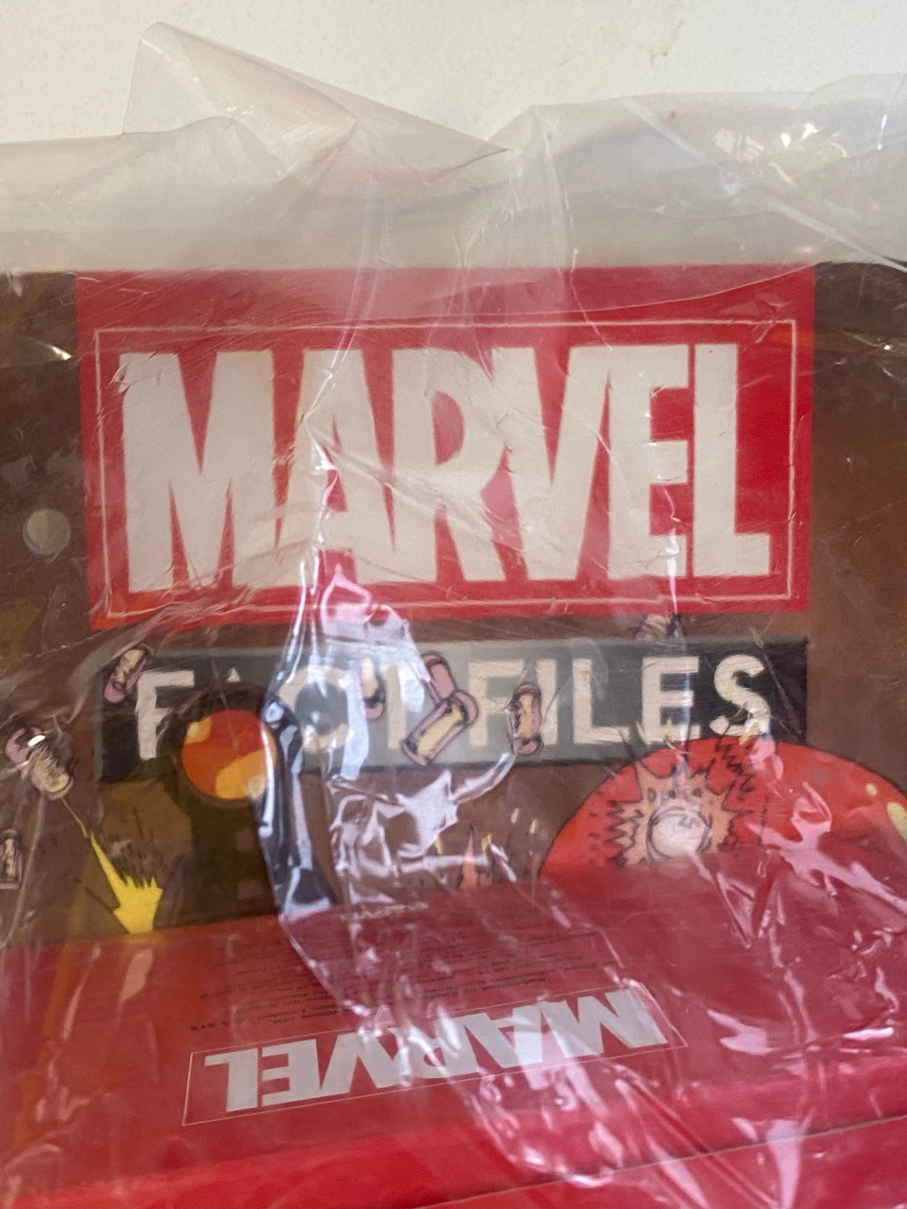 Eaglemoss - Marvel Fact Files Special 005 - Deadpool File and Boxed Figure *DAMAGED BOX* - Image 2