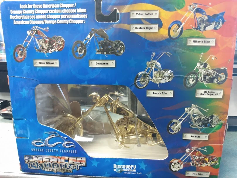Ertl - Joy Ride - OCC American Chopper Motorcycle Series - Mickey's Bike - Gold Limited Edition - Image 3