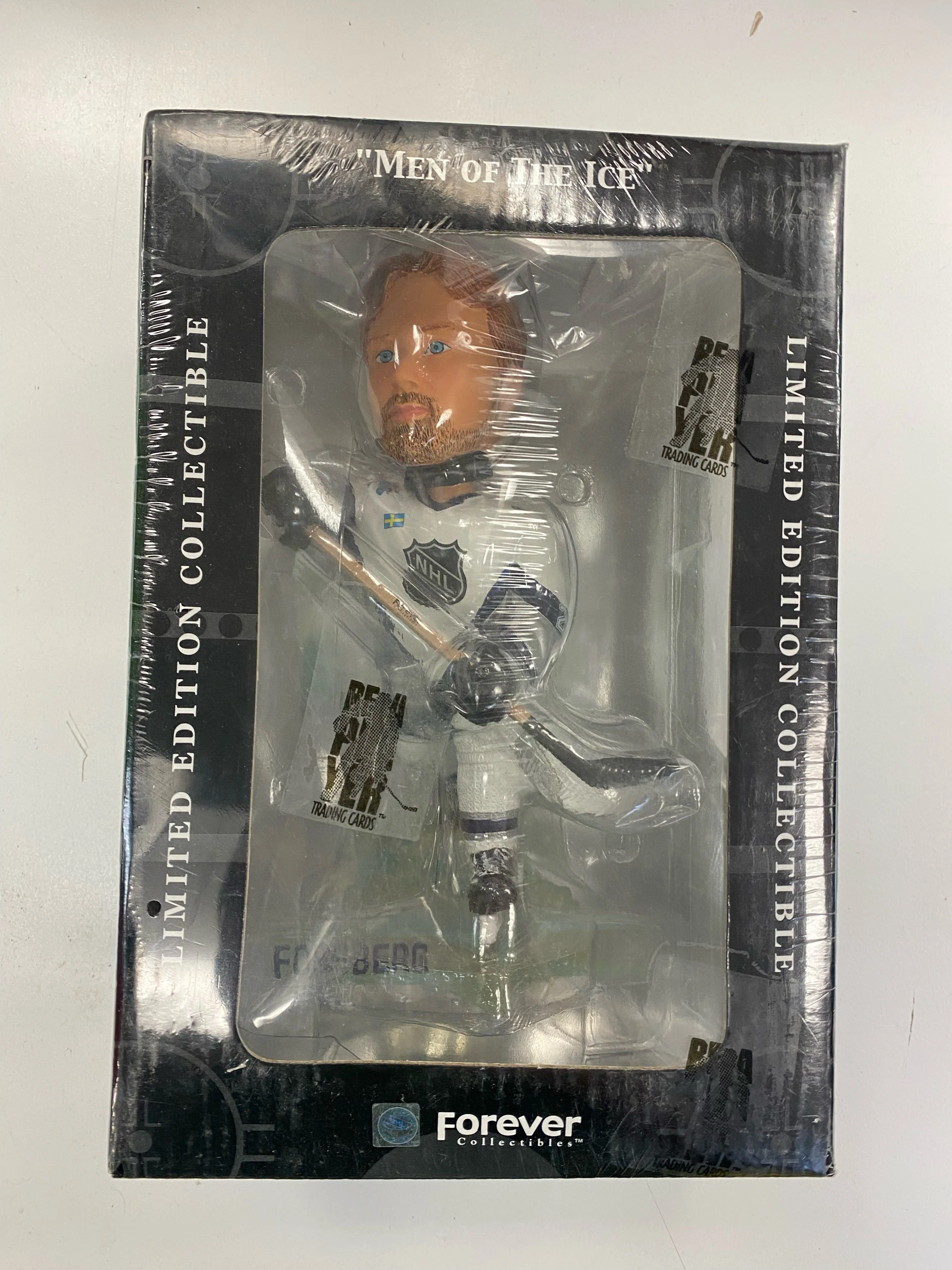 Forever Collectibles - 2002 - NHL - Pete Forsberg - Men of the Ice Limited Edition Bobble Head - Sealed