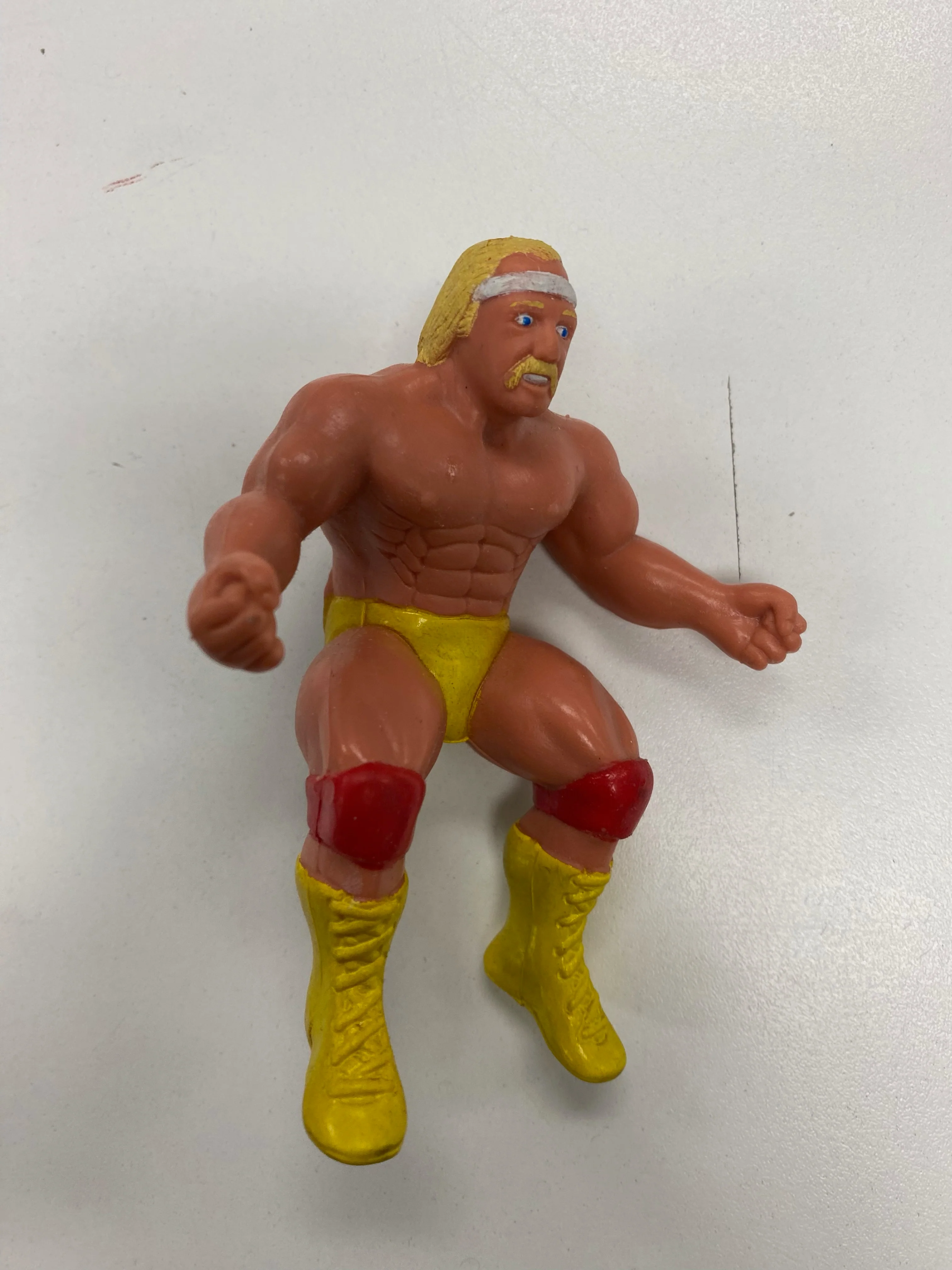 LJN - 1985 - WWF/WWE Wrestling Superstars - Hulk Hogan - Finger Puppet Figure *Loose*