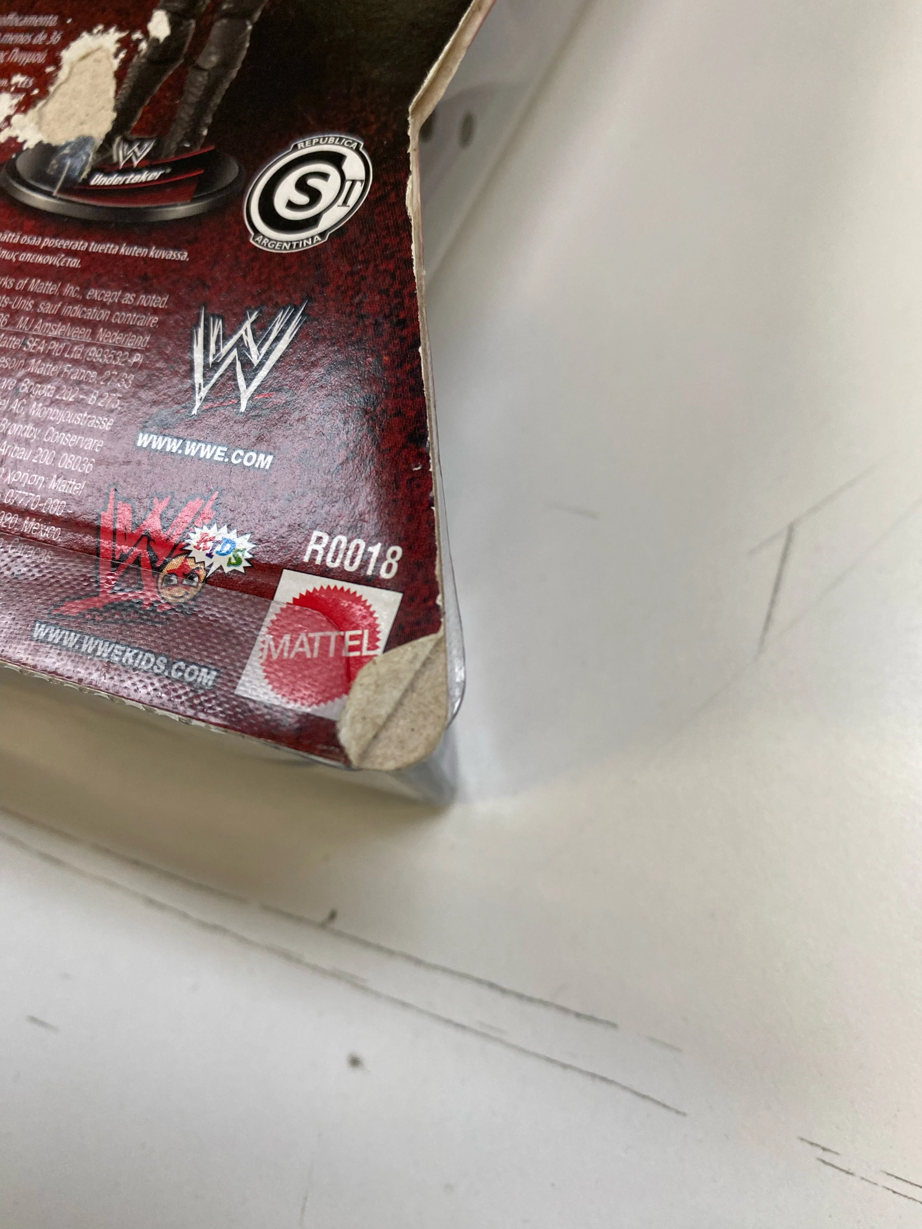 Mattel - 2010 - WWE - Undertaker - Series 3 - 7" Action Figure - R0018 *Damaged Box* - Image 13