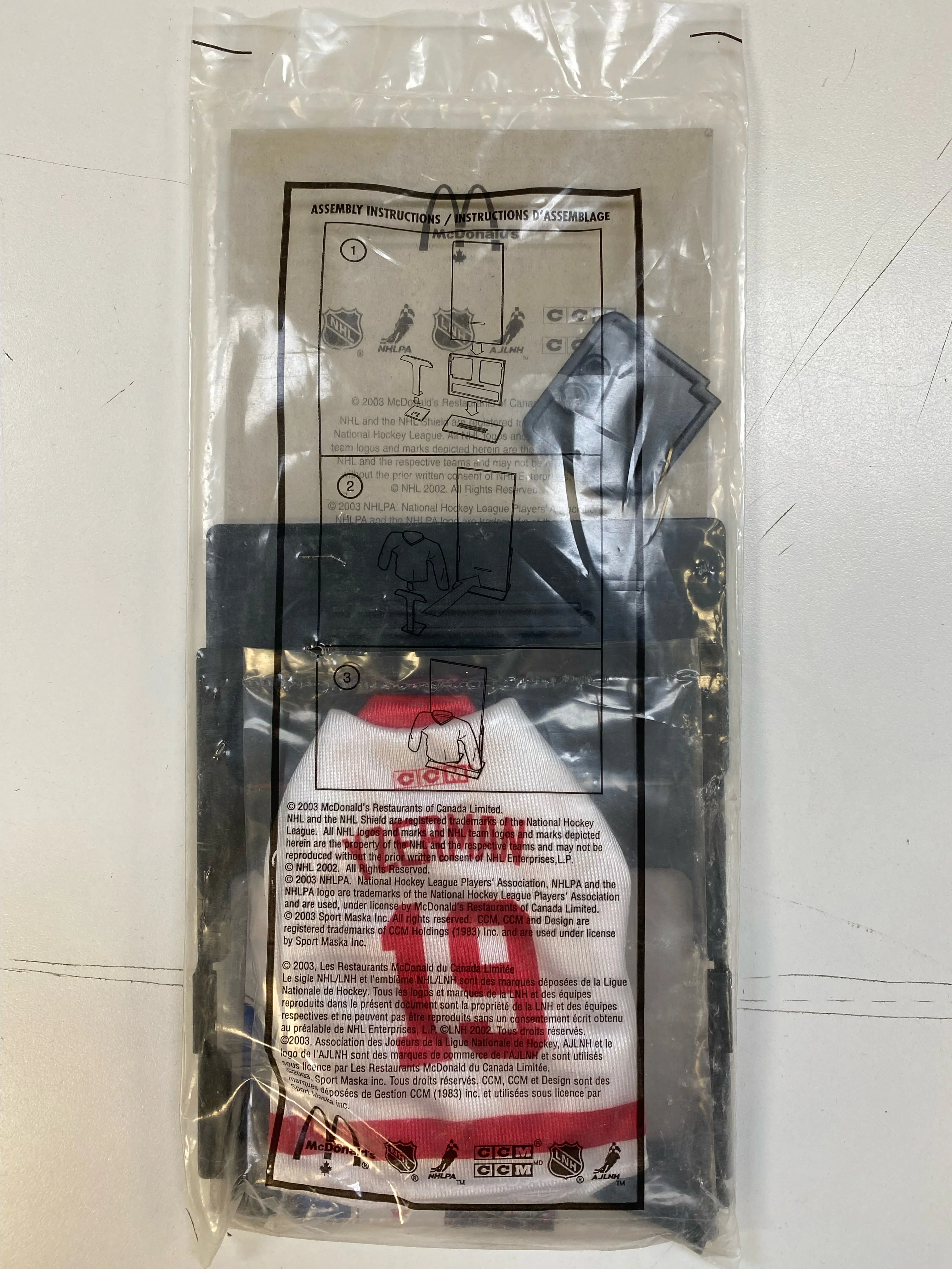 McDonalds - 2003 - NHL - Detroit Redwings - Steve Yzerman - Mini Jersey - Image 2