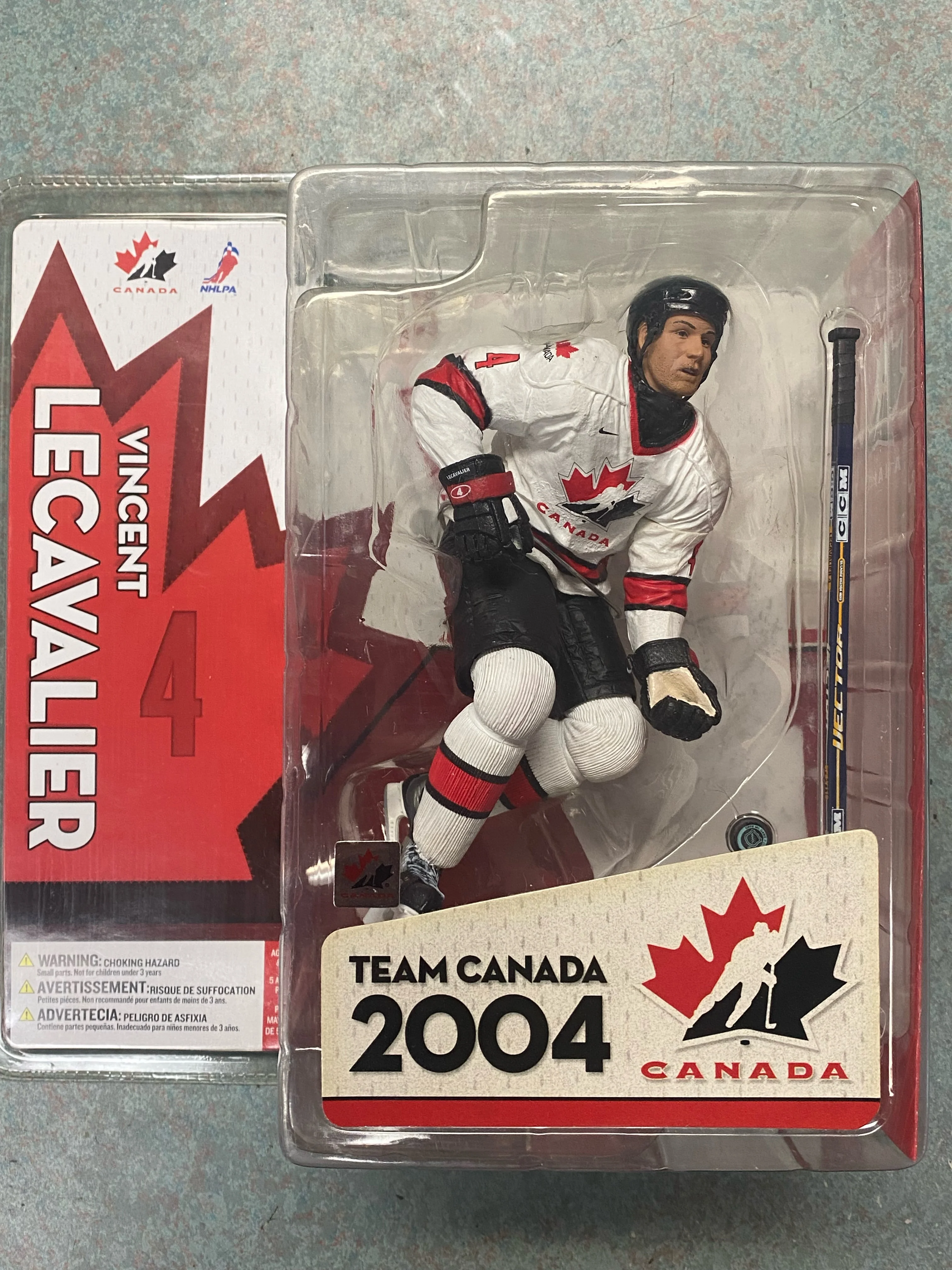 McFarlane Toys - NHL - Team Canada 2004 - Vincent Lecavalier Figure