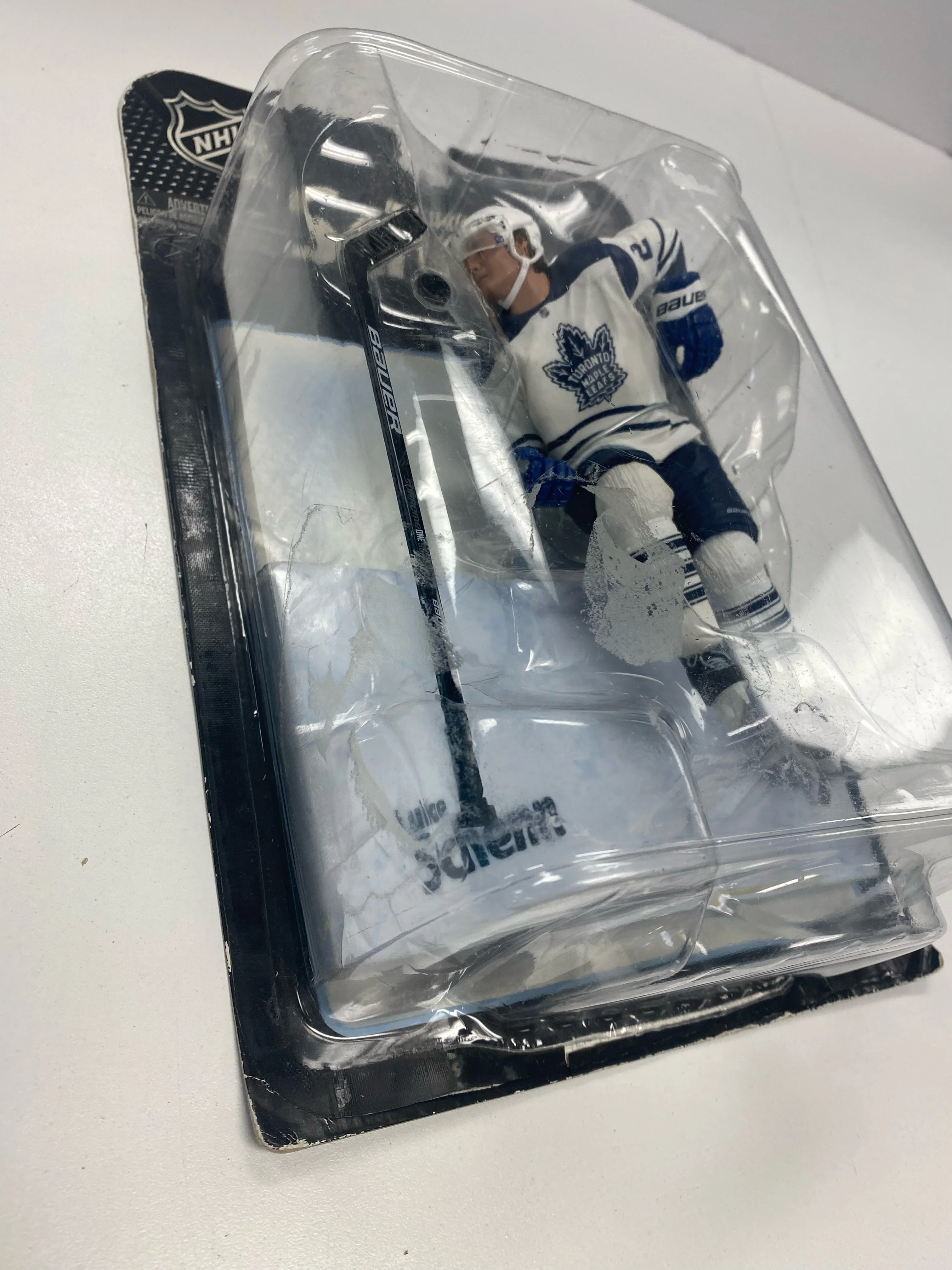 McFarlane Toys - NHL - Toronto Leafs - Luke Shenn Figure - White Jersey Variant *DAMAGED BOX* - Image 8