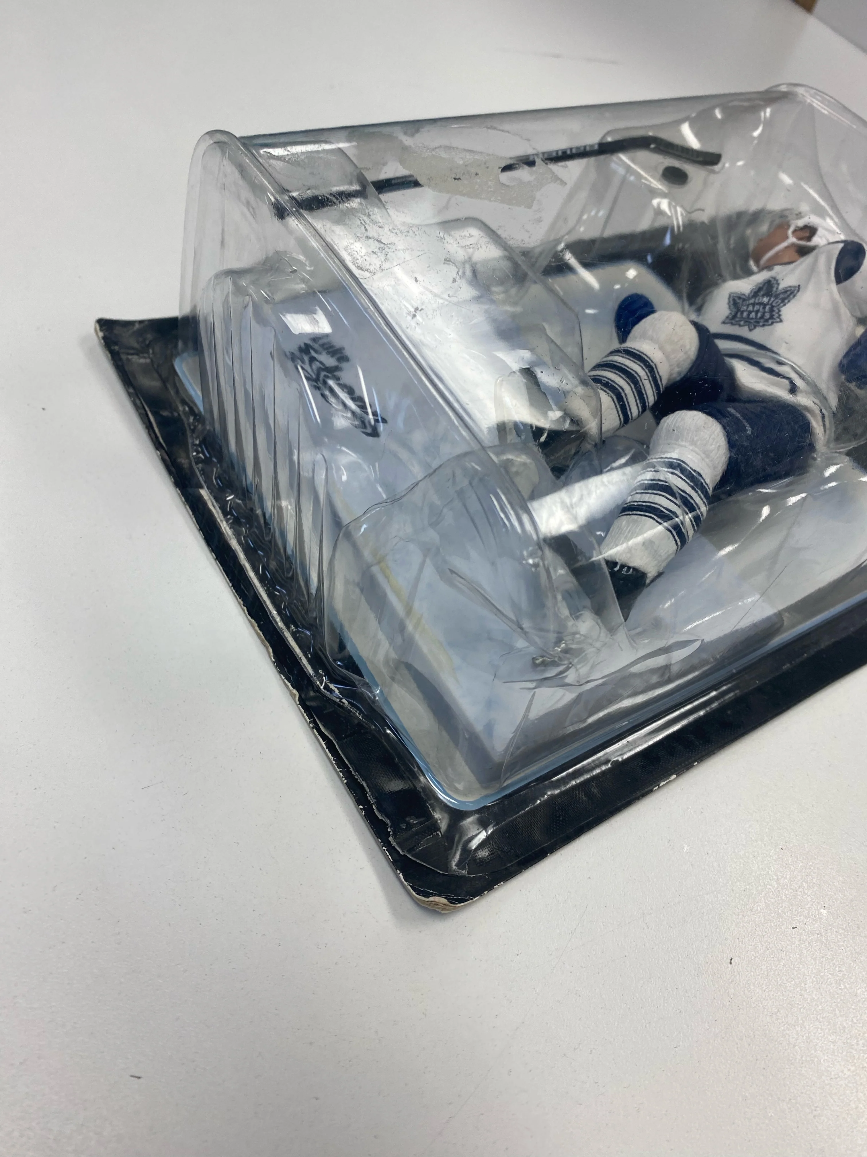 McFarlane Toys - NHL - Toronto Leafs - Luke Shenn Figure - White Jersey Variant *DAMAGED BOX* - Image 9