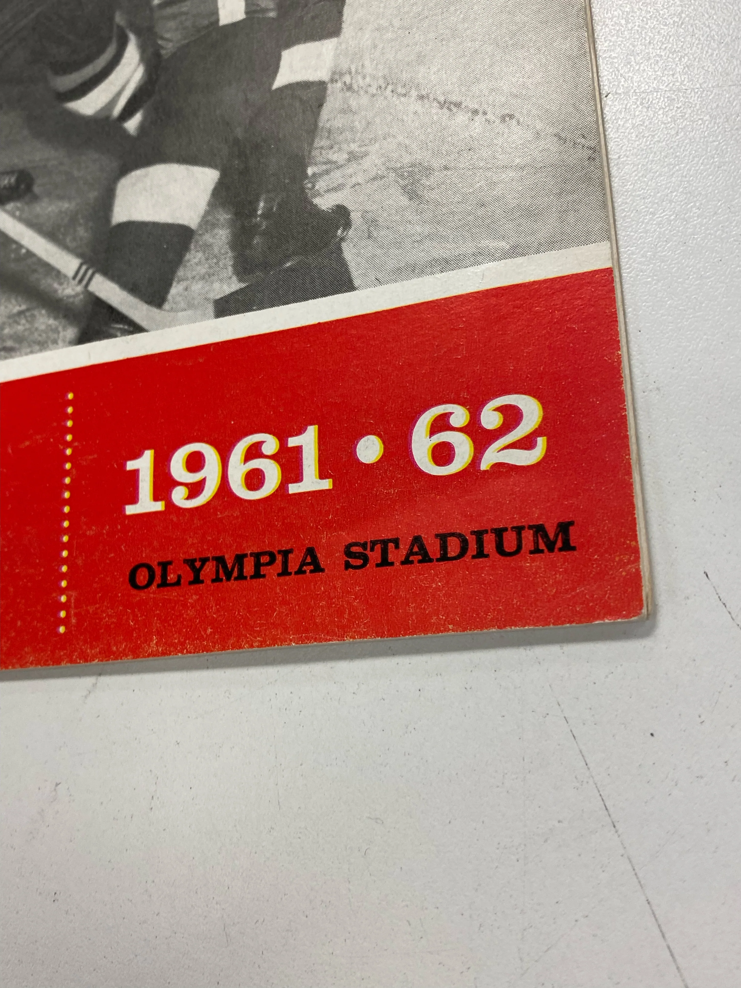Olympia Stadium - Redwings Souvenir Magazine - 1961-62 - Vintage Magazine (Cond. FN-) - MG0104 - Image 2