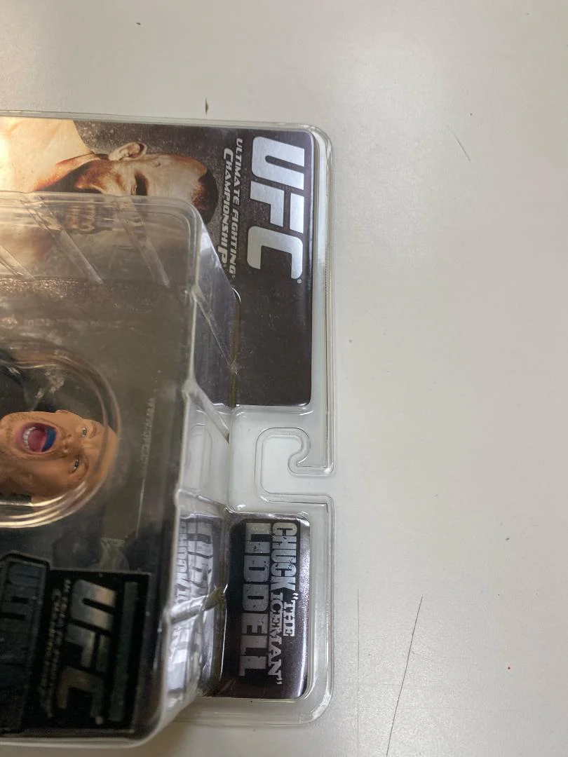 Ultimate Collector - Series 1 - Limited Edition - Chuck "The Iceman" Liddell - Action Figure - Image 6