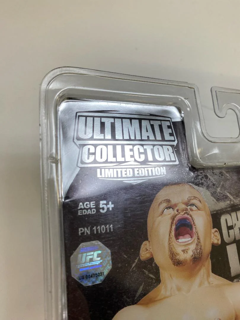Ultimate Collector - Series 1 - Limited Edition - Chuck "The Iceman" Liddell - Action Figure - Image 7