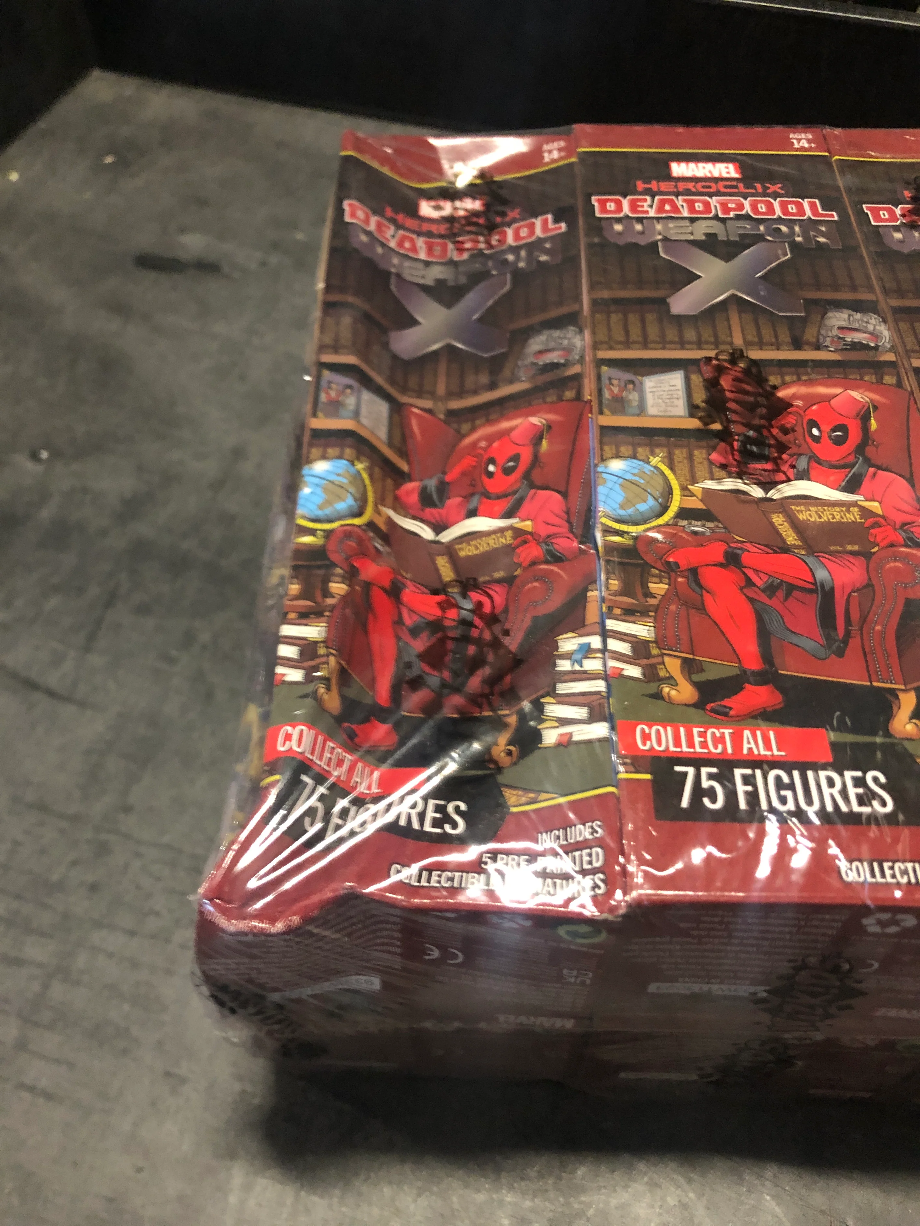 Wizkids - Marvel - HeroClix - Deadpool Weapon X - Booster Brick - Damaged Box - Image 3